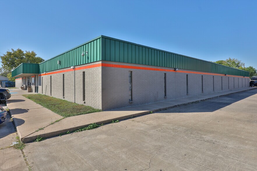 More Photos Of 13838 Buffalo Speedway, Houston Office For Sale