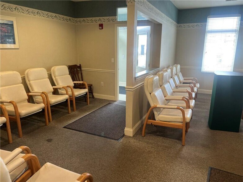More Photos Of 93 Boundary Ln, Beaver Office For Sale