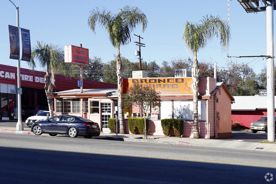 More Photos Of 19511-19513 Ventura Blvd, Tarzana Freestanding For Lease