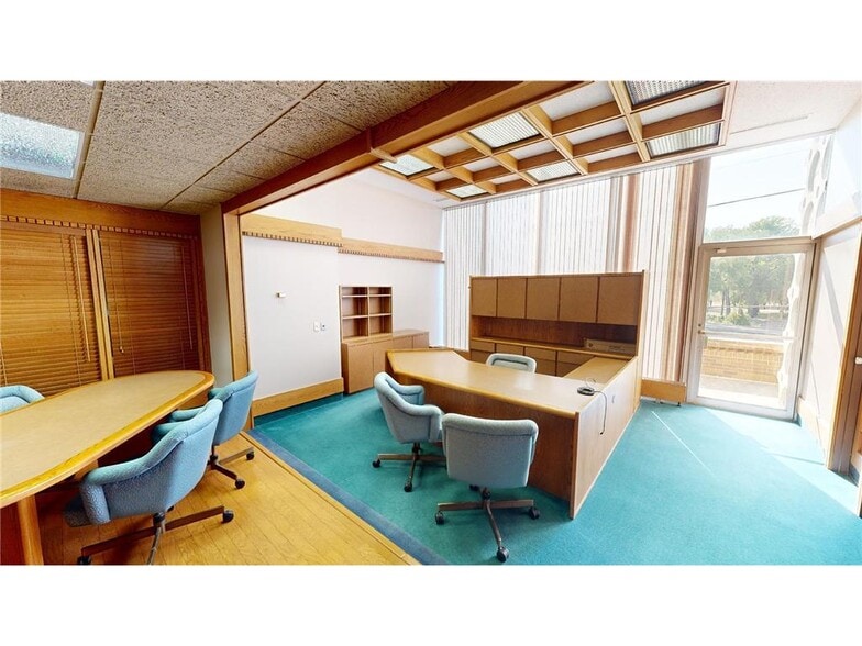 More Photos Of 101 S 1st St, Montevideo Office For Sale