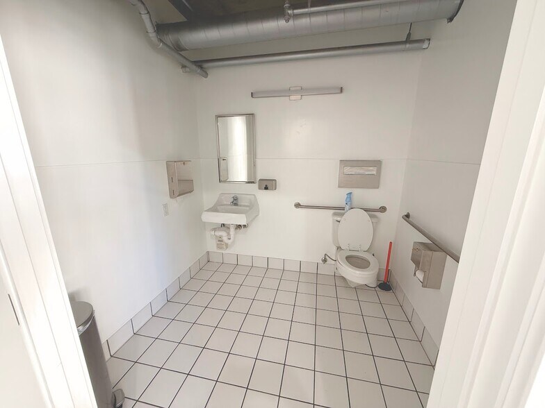 More Photos Of 455 1st Street, Avila Beach General Retail For Sale