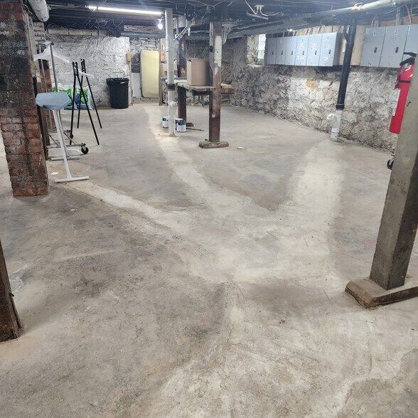 More Photos Of 401 N Spring St, Independence Apartments For Sale