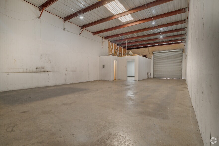 More Photos Of 5504-1 Bandera Rd, San Antonio Unknown For Lease