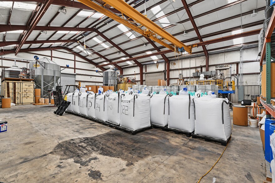More Photos Of 17309 Hufsmith Kohrville Rd, Tomball Warehouse For Sale
