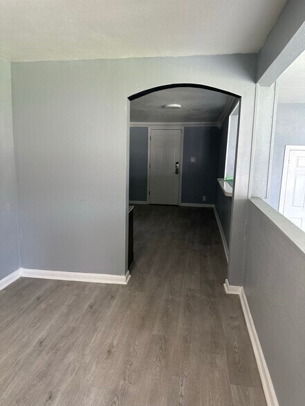 More Photos Of 5636 Kennedy Hills Dr, Seffner Storefront Retail Office For Sale
