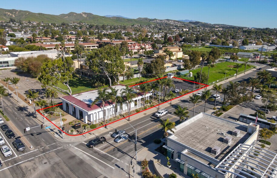 Primary Photo Of 472 S Mills Rd, Ventura Bank For Sale