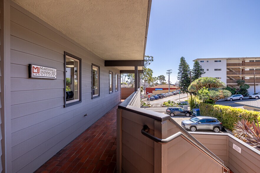 More Photos Of 410 Broadway St, Laguna Beach Office For Sale