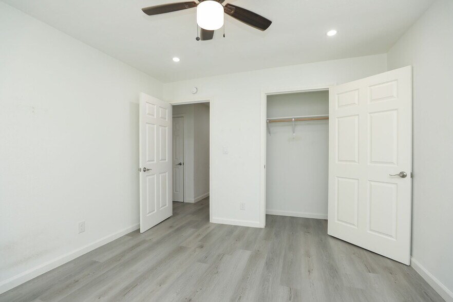 More Photos Of 712 Ball St, Galveston Apartments For Sale