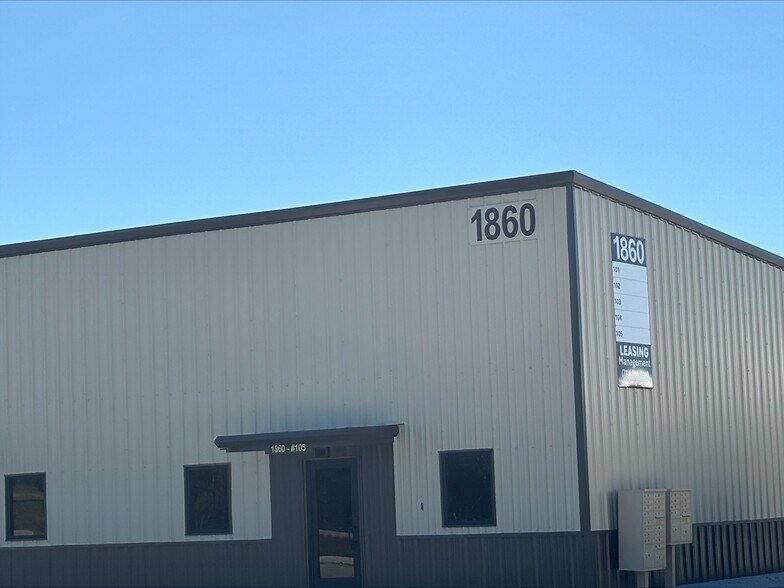 More Photos Of 1850 W Henderson Rd, Angleton Unknown For Lease