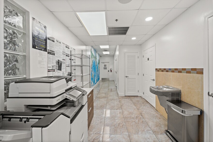 More Photos Of 7866 NW 46th St, Doral Distribution For Lease