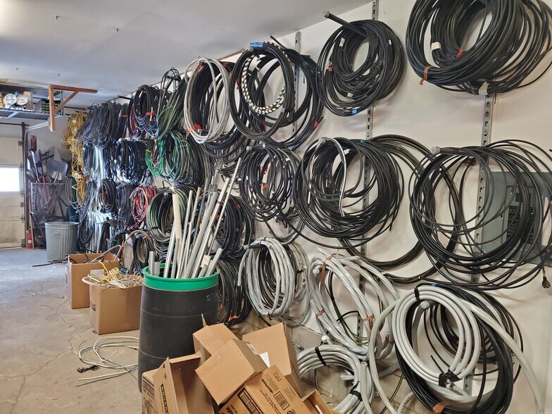 More Photos Of 2191 Valley Rd, Honor Service For Sale