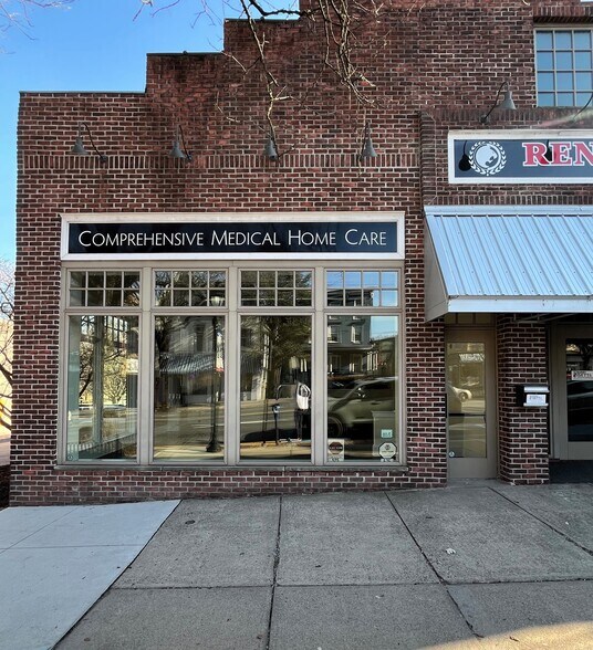 More Photos Of 525 Main St, Stroudsburg Storefront Retail Office For Lease