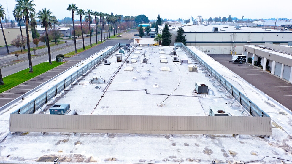 More Photos Of 1401 N Clovis Ave, Fresno Light Distribution For Sale