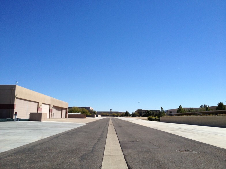 More Photos Of 1825 W Knudsen Dr, Phoenix Airplane Hangar For Sale