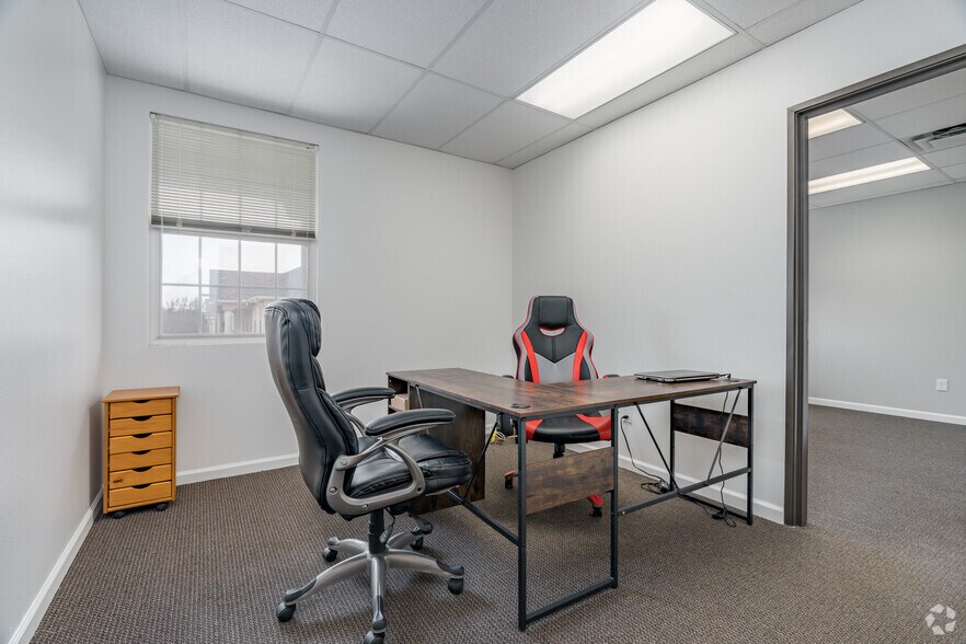 More Photos Of 303 S Jupiter Rd, Allen Unknown For Lease