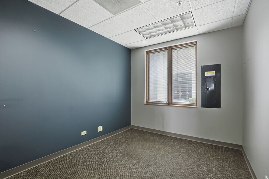 More Photos Of 390 Congress Pky, Crystal Lake Unknown For Lease