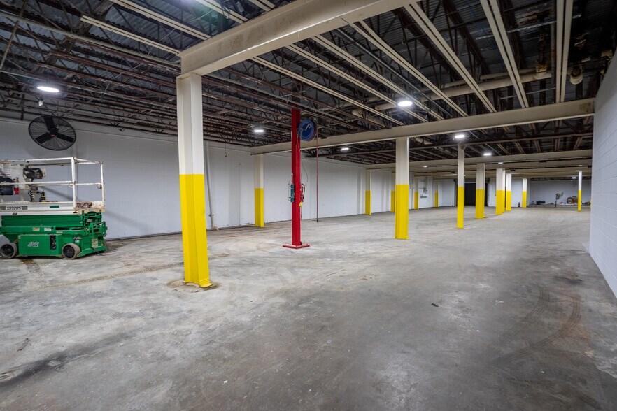 More Photos Of 11135 Monroe Rd, Matthews Distribution For Sale