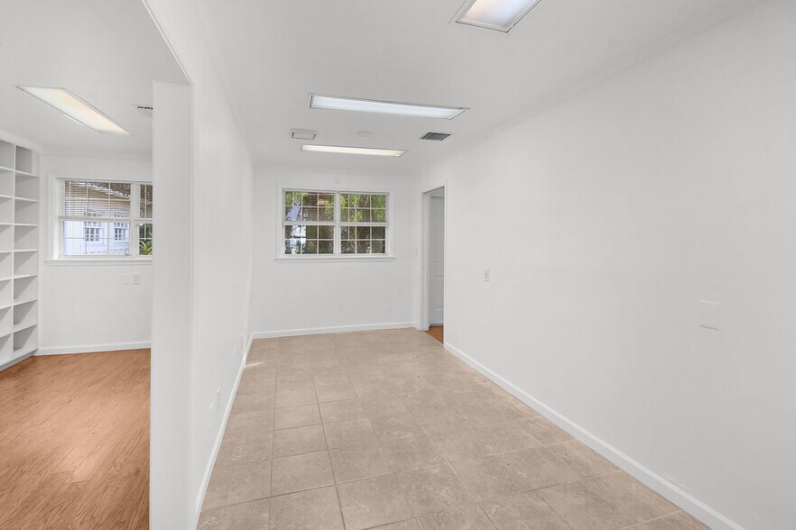 More Photos Of 300 SE Detroit Ave, Stuart Office For Lease