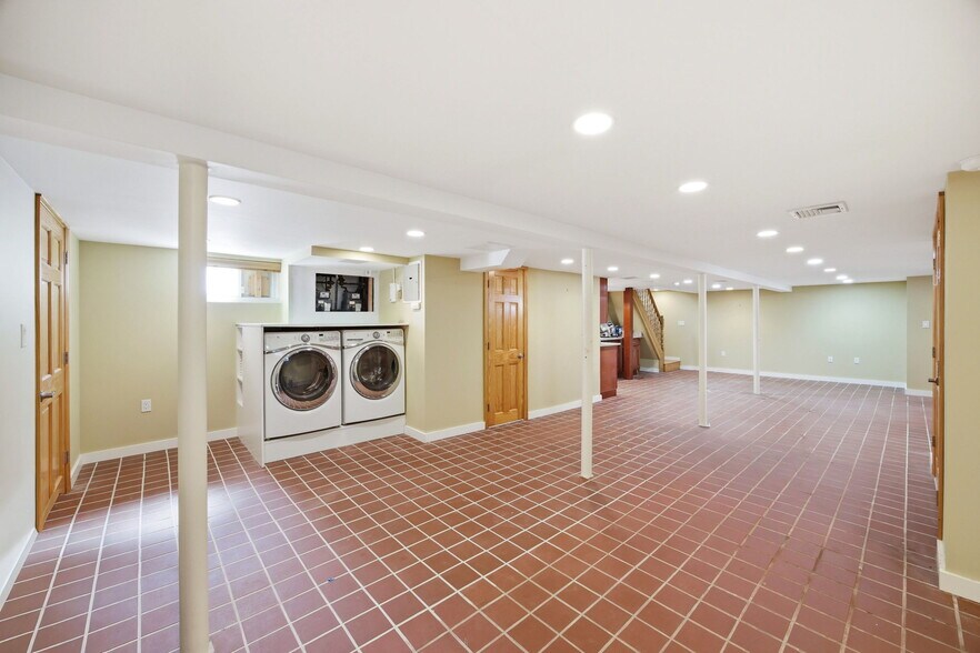 More Photos Of 9819 160th Ave, Howard Beach Apartments For Sale