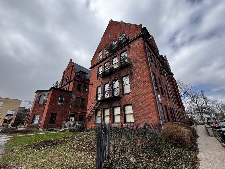 More Photos Of 512 N Lincoln St, Bay City Apartments For Sale