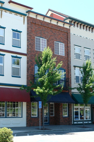 More Photos Of 220 Windsor River Rd, Windsor Apartments For Sale