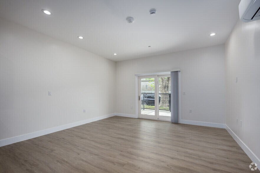 More Photos Of 3000 T St, Sacramento Apartments For Sale