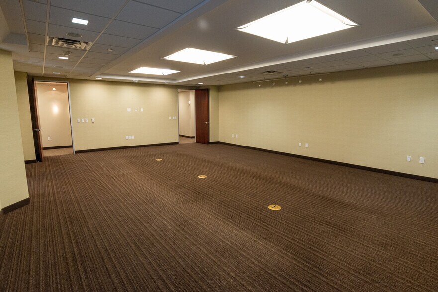 More Photos Of 1600 N Redbud Blvd, McKinney Office For Sale