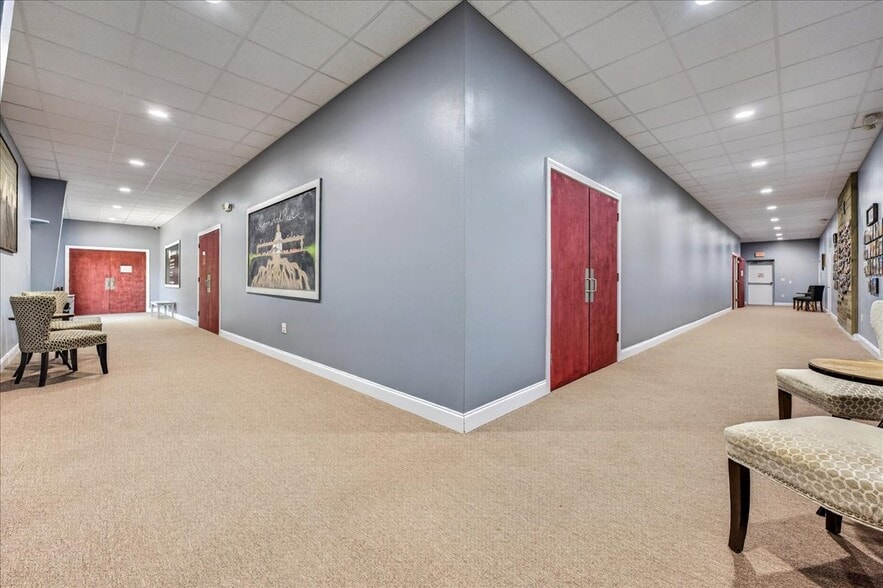 More Photos Of 100 Duggan Ave, Crestview Specialty For Sale