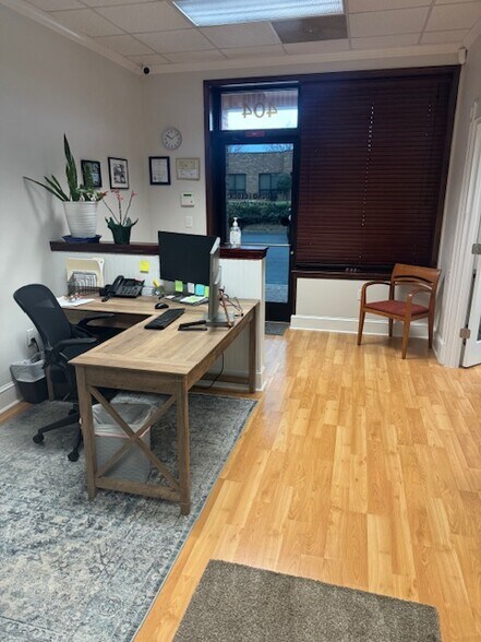 More Photos Of 220 Westinghouse Blvd, Charlotte Office For Sale