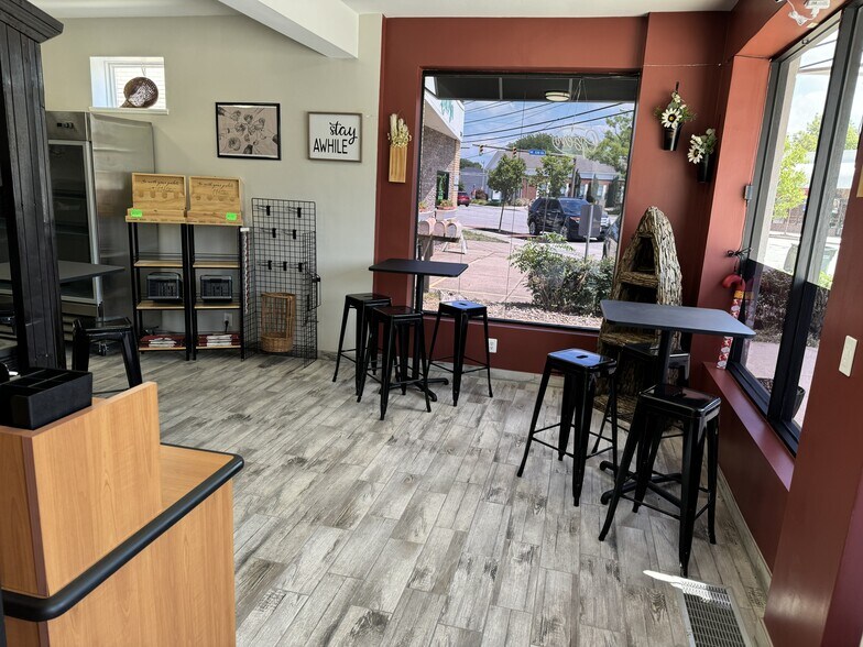More Photos Of 22660 Lorain Rd, Fairview Park General Retail For Lease