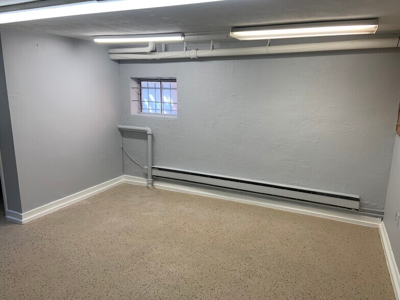 More Photos Of 2718-2720 Washington Blvd, Arlington Freestanding For Lease