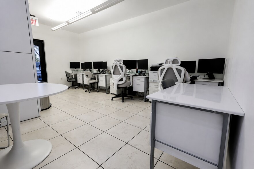 More Photos Of 8525 SW 92nd St, Miami Office For Sale