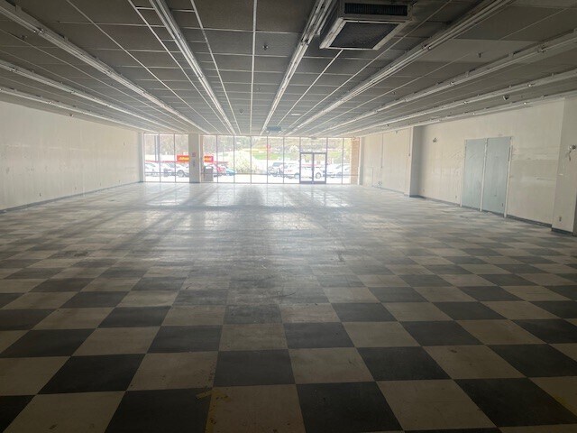 More Photos Of 303-309 Crossings Mall, Elkview Unknown For Lease