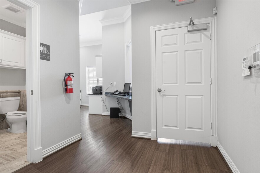 More Photos Of 425 Old Newman Rd, Frisco Medical For Lease