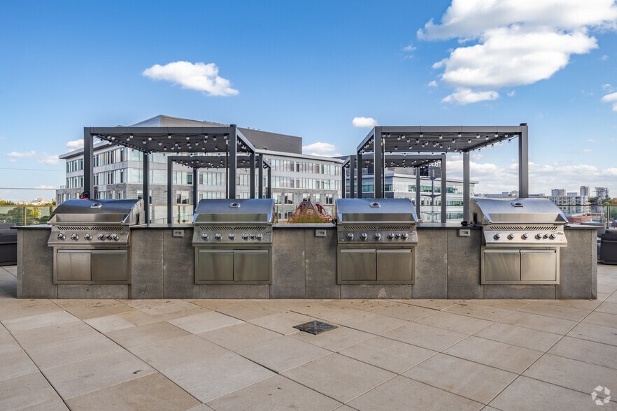 More Photos Of 300 Mcrae Av, Ottawa Apartments For Lease