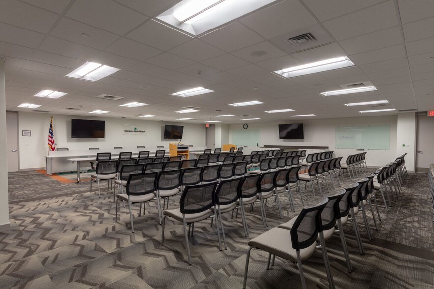 More Photos Of 201 E Main Dr, El Paso Office For Lease