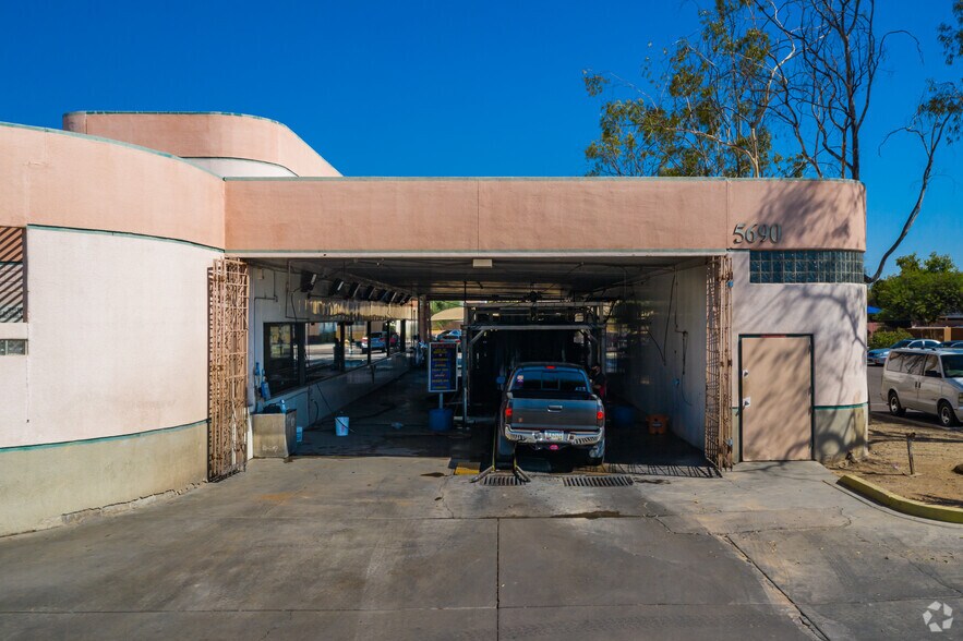 More Photos Of 5690 W Peoria Ave, Glendale Carwash For Sale