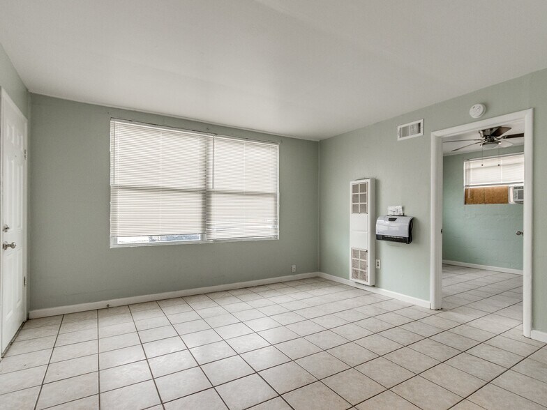 More Photos Of 506 SW 24th St, Oklahoma City Apartments For Sale