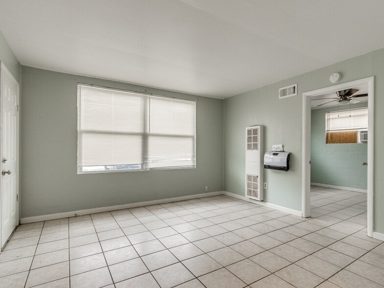 More Photos Of 506 SW 24th St, Oklahoma City Apartments For Sale