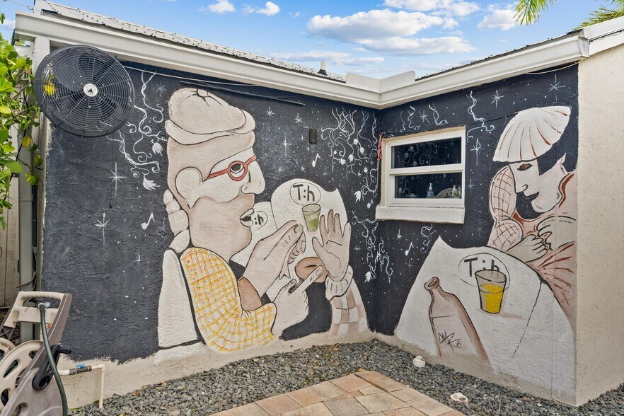 More Photos Of 514 NW Dixie Hwy, Stuart General Retail For Sale