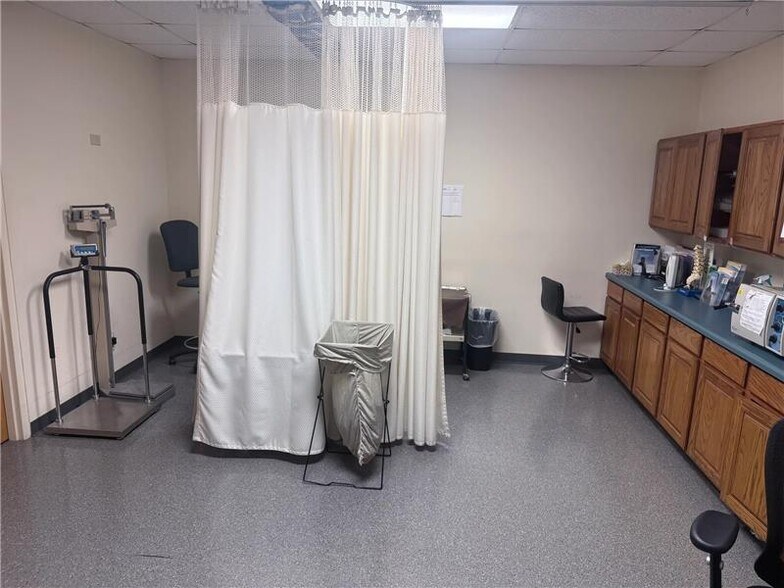 More Photos Of 63 Shaker Rd, Albany Medical For Sale