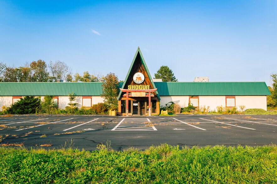 More Photos Of 347 Shattuck Way, Newington General Retail For Sale