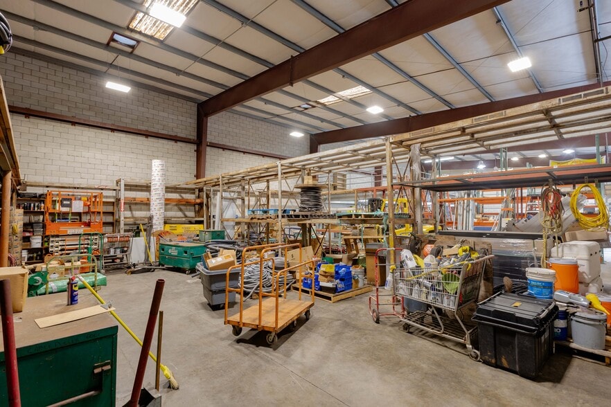 More Photos Of 99-1392 Koaha Pl, Honolulu Warehouse For Sale