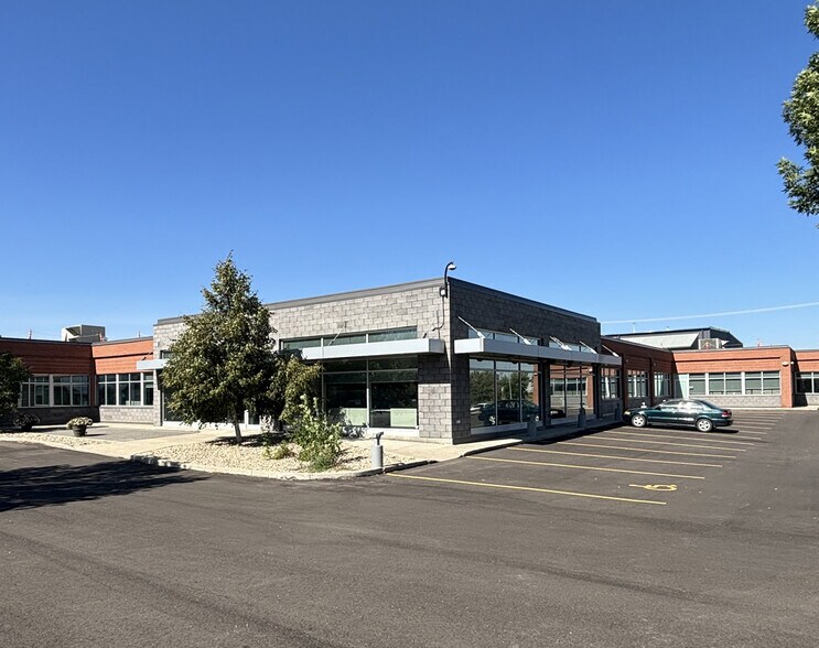 More Photos Of 1503 Fletcher Rd, Saskatoon Office For Lease