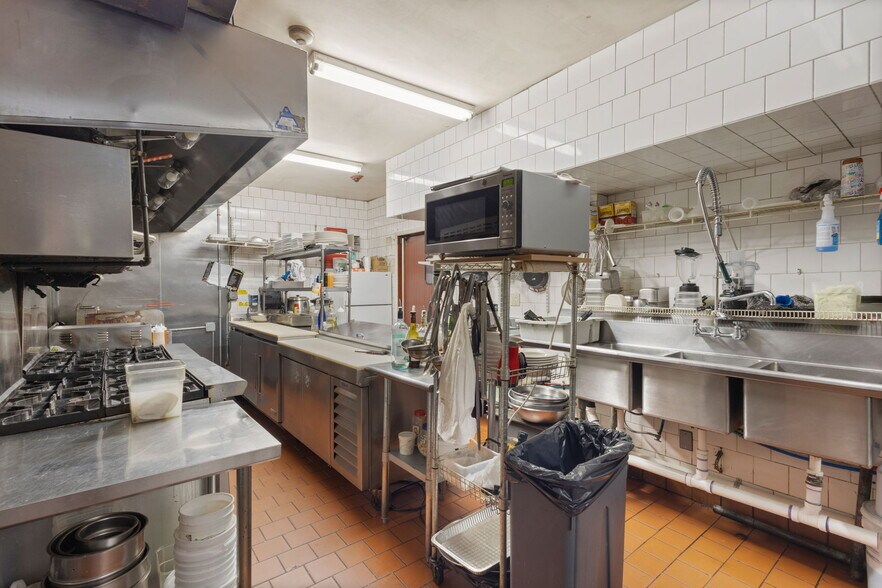 More Photos Of 337 N Liberty Dr, Tomkins Cove Restaurant For Sale