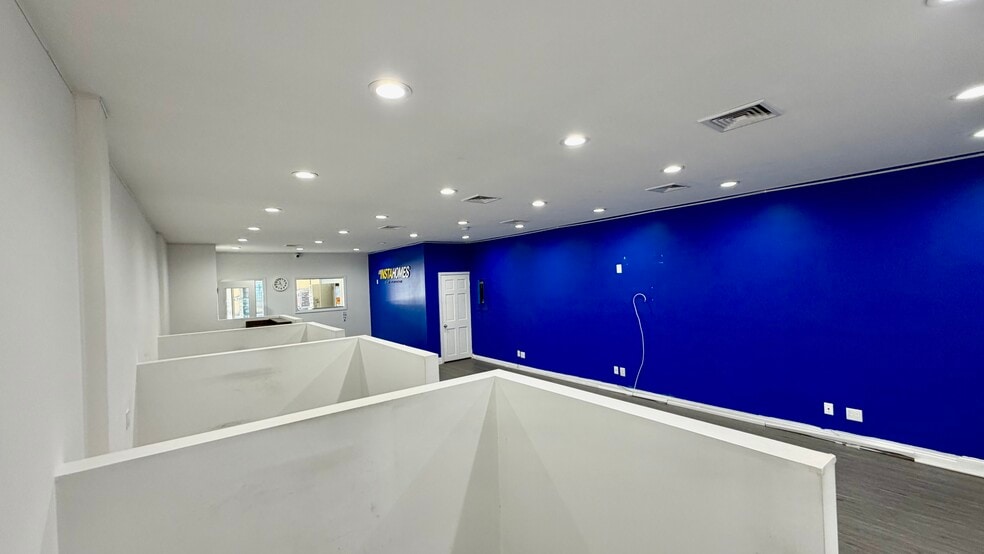 More Photos Of 112-21 Jamaica Ave, Richmond Hill Storefront Retail Office For Sale