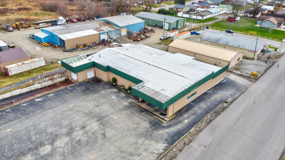 More Photos Of 2015 Payne st, Tell City Light Distribution For Sale
