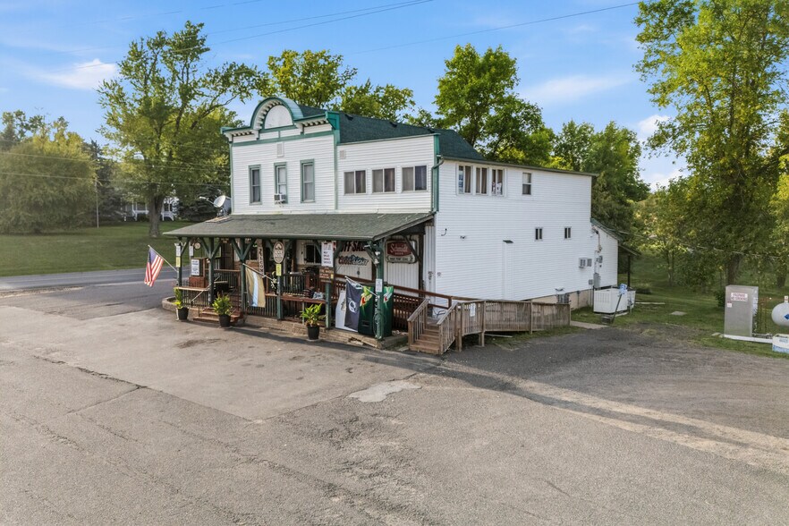 More Photos Of 300 Rush Point Dr, Stanchfield Office For Sale