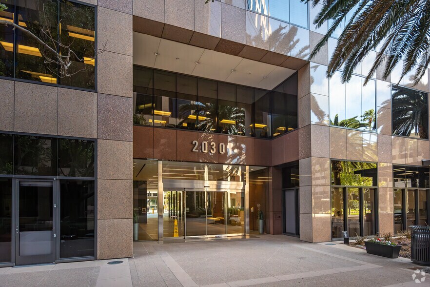 More Photos Of 2030 Main St, Irvine Coworking Space