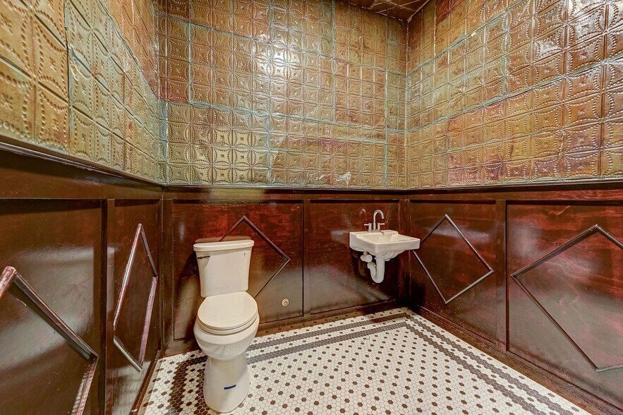 More Photos Of 177 Broad St, Red Bank General Retail For Sale